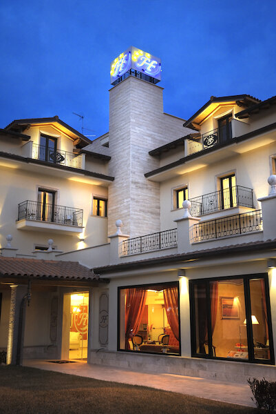 Fashion Hotel 4