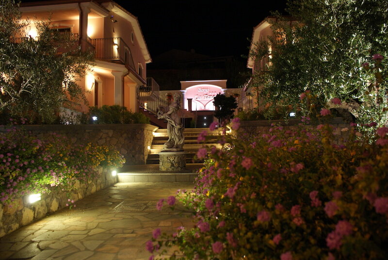 Hotel Ristorante Borgo la Tana 5