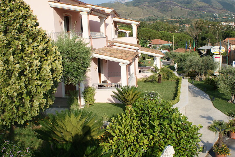 Hotel Ristorante Borgo la Tana 2