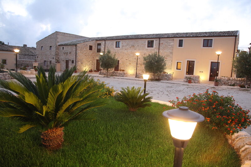 Artemisia Resort 3
