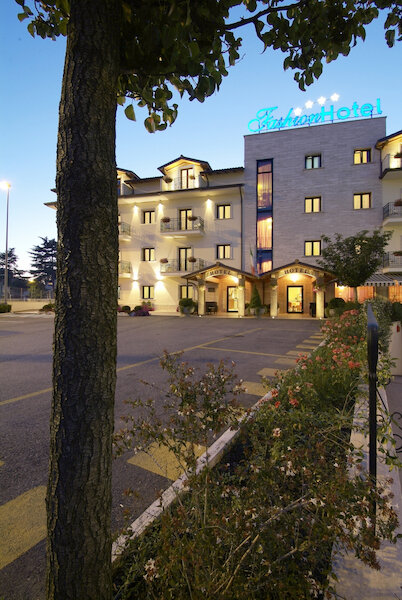 Fashion Hotel 3