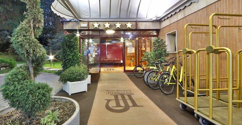 Jet Hotel, Sure Hotel Collection by Best Western 2
