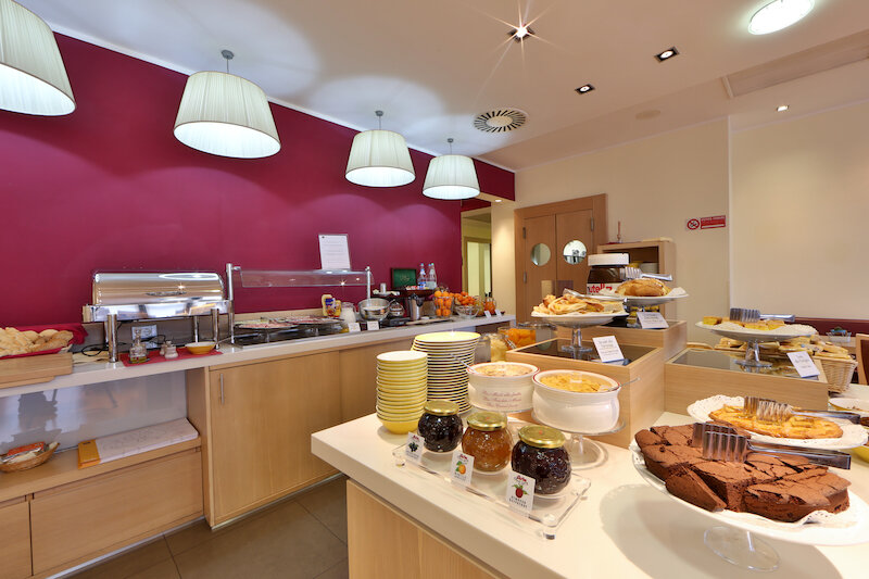 Best Western Palace Inn Hotel 2
