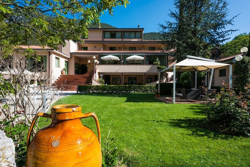 Guesia Village Hotel & Spa 4